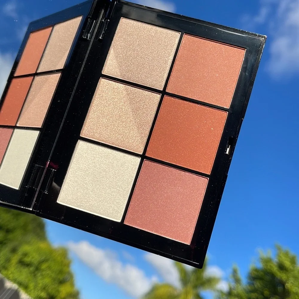 DOUCCE Posh Powder Highlighter & Blush Palette